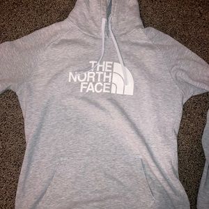 Woman’s north face hoodie